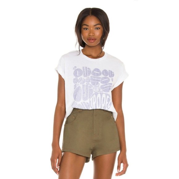 SIXTHREESEVEN Tops - SIXTHREESEVEN Vintage Graphic Tee in Plage De Grenouille Size M